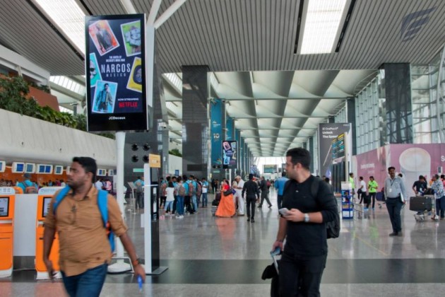 Bangalore Airport Digital Pole Mounts - Common-22